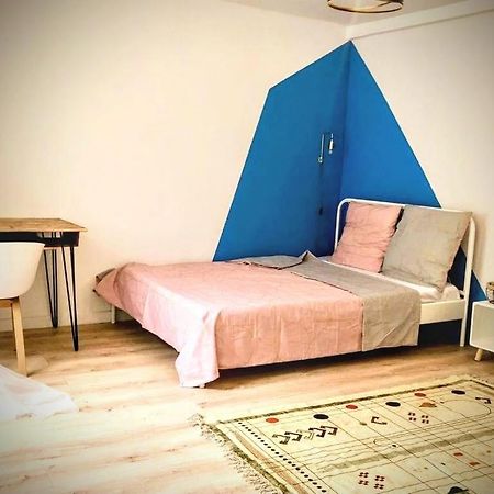 Une Maison Design Dans Le Centre Ville Foix Ngoại thất bức ảnh