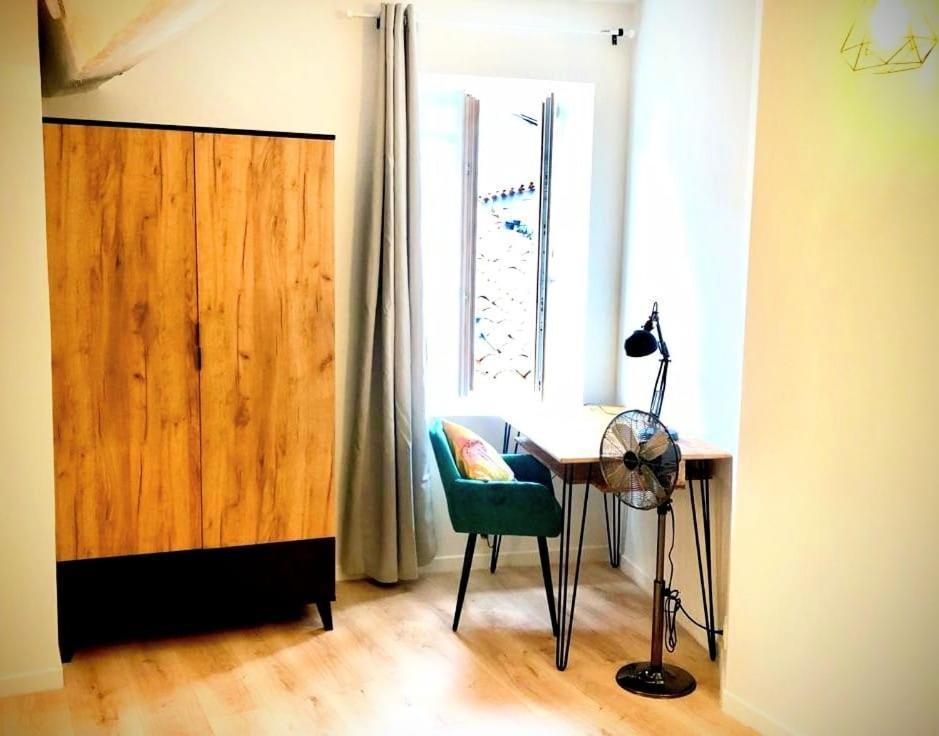Une Maison Design Dans Le Centre Ville Foix Ngoại thất bức ảnh